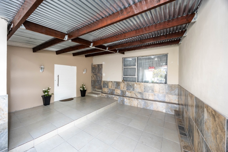 3 Bedroom Property for Sale in Sunnyridge Eastern Cape